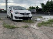 Cần bán xe Kia Rio sản xuất năm 2017, màu trắng còn mới, giá tốt