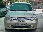 Cần bán Nissan Grand livina năm 2010, xe gia đình, màu vàng cát