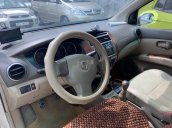 Cần bán Nissan Grand livina năm 2010, xe gia đình, màu vàng cát