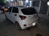 Chính chủ bán Hyundai Grand i10 năm 2014, màu trắng số sàn