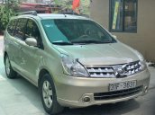 Cần bán Nissan Grand livina năm 2010, xe gia đình, màu vàng cát