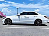 Cần bán gấp Mercedes C200 sản xuất 2019, đăng ký lần đầu 2020