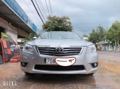 Chính chủ bán xe Toyota Camry đời 2010, màu bạc