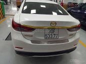 Cần bán Mazda 6 2.0AT năm 2018, màu trắng