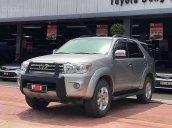 Cần bán gấp Toyota Fortuner 2.5G 2011, màu bạc, giá chỉ 580 triệu