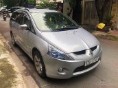 Xe Mitsubishi Grandis sản xuất năm 2008, màu xám xe gia đình