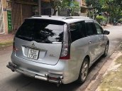 Xe Mitsubishi Grandis sản xuất năm 2008, màu xám xe gia đình