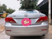 Chính chủ bán xe Toyota Camry đời 2010, màu bạc