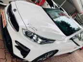 Bán xe Kia Cerato 2019, màu trắng còn mới, giá tốt