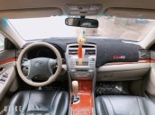 Chính chủ bán xe Toyota Camry đời 2010, màu bạc