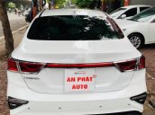 Bán xe Kia Cerato 2019, màu trắng còn mới, giá tốt