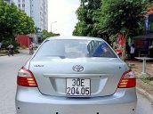 Cần bán lại xe Toyota Vios năm sản xuất 2010, màu bạc
