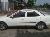 Chính chủ bán ô tô Mazda 323 sản xuất 1999, màu trắng