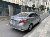 Cần bán gấp Toyota Vios đời 2017, màu bạc