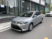 Cần bán gấp Toyota Vios đời 2017, màu bạc