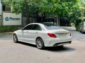 Cần bán Mercedes C300 AMG năm sản xuất 2017, màu trắng