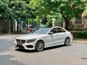 Cần bán Mercedes C300 AMG năm sản xuất 2017, màu trắng