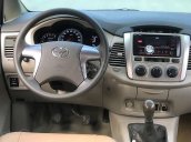 Bán ô tô Toyota Innova 2.0 E năm 2016, màu bạc còn mới 