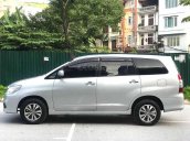 Bán ô tô Toyota Innova 2.0 E năm 2016, màu bạc còn mới 