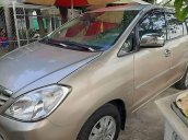 Cần bán xe Toyota Innova G đời 2010, màu bạc xe gia đình