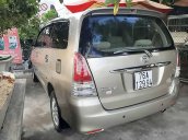 Cần bán xe Toyota Innova G đời 2010, màu bạc xe gia đình