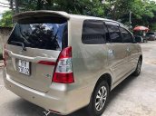 Cần bán Toyota Innova sản xuất năm 2015, màu vàng còn mới 