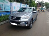 Cần bán lại xe Toyota Fortuner AT 2017, màu xám còn mới