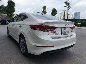 Bán xe Hyundai Elantra năm sản xuất 2017, màu trắng, 579 triệu