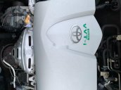 Cần bán lại xe Toyota Vios 1.5G sản xuất 2017, màu vàng cát còn mới