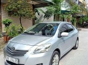 Cần bán lại xe Toyota Vios năm sản xuất 2010, màu bạc