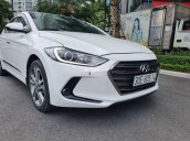 Bán xe Hyundai Elantra năm sản xuất 2017, màu trắng, 579 triệu