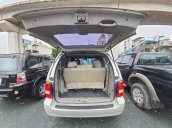 Cần bán gấp Kia Carnival sản xuất 2008 màu ghi vàng, giá tốt