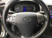 Cần bán Hyundai i30 đời 2009, màu bạc, nhập khẩu còn mới