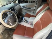 Bán ô tô Toyota Innova sản xuất 2014, màu bạc xe gia đình