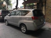 Cần bán gấp Toyota Innova năm sản xuất 2017, màu bạc, xe nhập