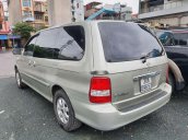 Cần bán gấp Kia Carnival sản xuất 2008 màu ghi vàng, giá tốt