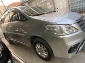 Bán ô tô Toyota Innova sản xuất 2014, màu bạc xe gia đình