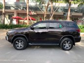 Cần bán xe Toyota Fortuner sản xuất năm 2019, màu đen, giá tốt