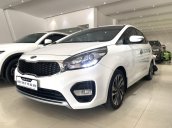 Bán xe Kia Rondo màu trắng, xe đẹp, mới đi 38.000km, có trả góp