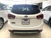 Bán xe Kia Rondo màu trắng, xe đẹp, mới đi 38.000km, có trả góp