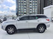 Thanh lý xe Toyota Fortuner 2.4G MT 2017, màu bạc xe đi được 79.000km - Xe chất giá tốt