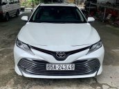 Bán xe Toyota Camry 2.5Q đời 2019, màu trắng