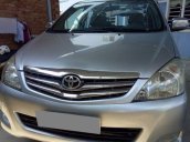 Xe Toyota Innova 2.0V năm sản xuất 2009, màu bạc còn mới 