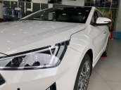 Cần bán xe Hyundai Elantra năm 2020, màu trắng, xe nhập