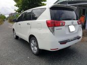 Bán ô tô Toyota Innova 2.0V đời 2017, màu trắng ít sử dụng
