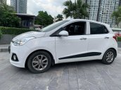 Cần bán Hyundai Grand i10 đời 2015, màu trắng, số tự động