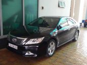 Cần bán Toyota Camry sản xuất năm 2014, màu đen còn mới, giá tốt