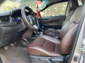 Cần bán gấp Toyota Fortuner 2016, màu xám, nhập khẩu nguyên chiếc 