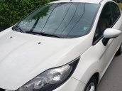 Cần bán gấp Ford Fiesta đời 2011, màu trắng, xe nhập, giá chỉ 275tr