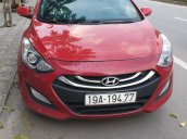 Cần bán gấp Hyundai i30, màu đỏ